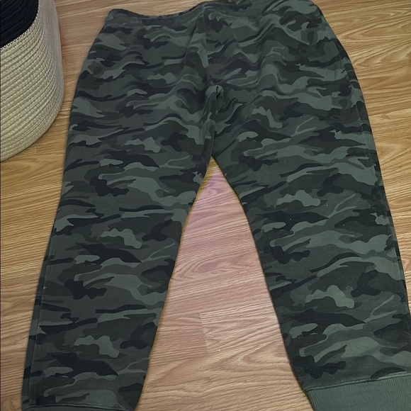 Camo Jogger Pants - Picture 4 of 4